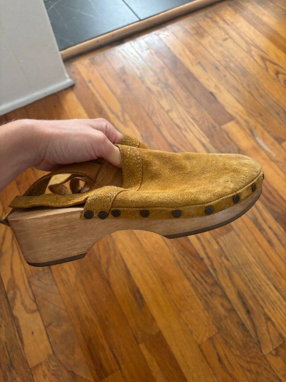 Sezane Brown Leather & Wooden Clogs - Women Size 7.5 US - EUC 38